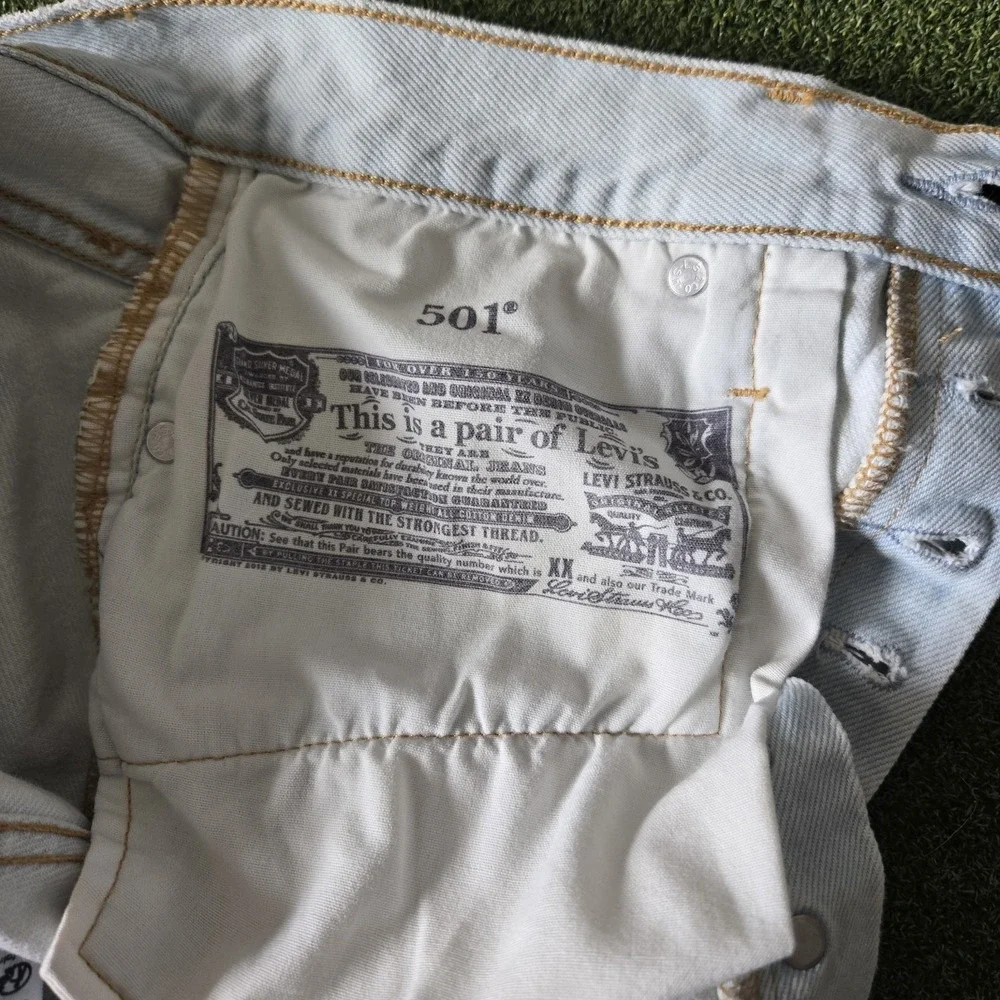 Levi's 501 High Rise Cutoff Distressed Button Fly Shorts Denim Women's Size 28